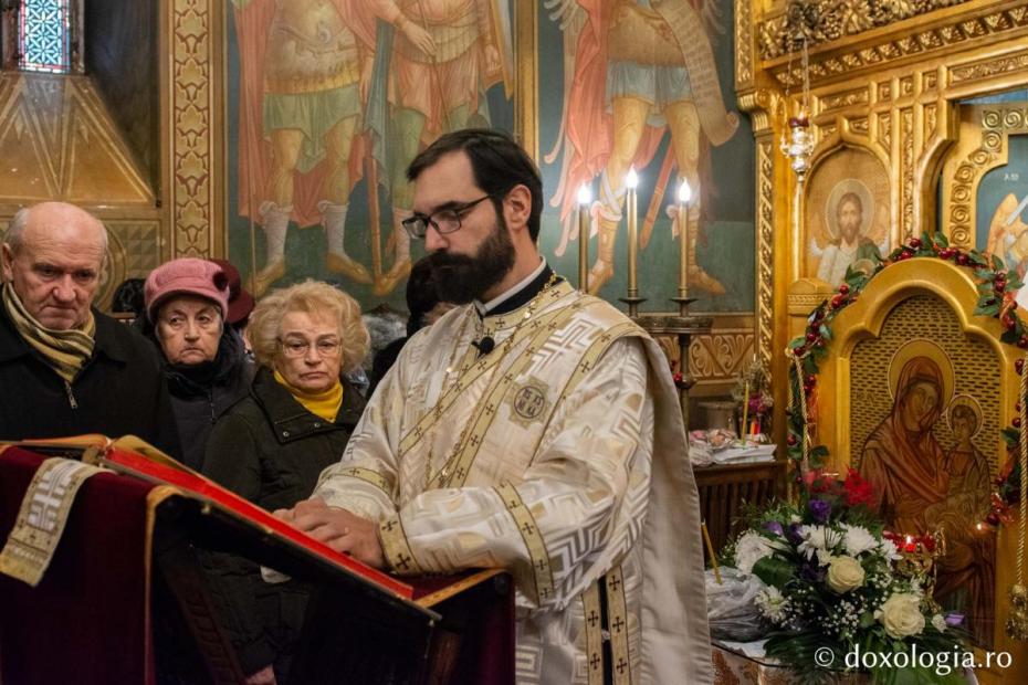 Momentul citirii Sfintei Evanghelii / Foto: Mihail Vrăjitoru