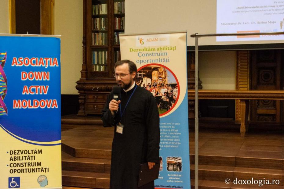 Studenții Facultății de Teologie Ortodoxă din Iași au organizat un eveniment dedicat Zilei Internaționale a Persoanei cu Dizabilități / Foto: Mihail Vrăjitoru