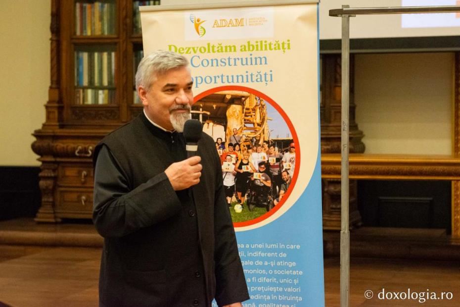 Studenții Facultății de Teologie Ortodoxă din Iași au organizat un eveniment dedicat Zilei Internaționale a Persoanei cu Dizabilități / Foto: Mihail Vrăjitoru